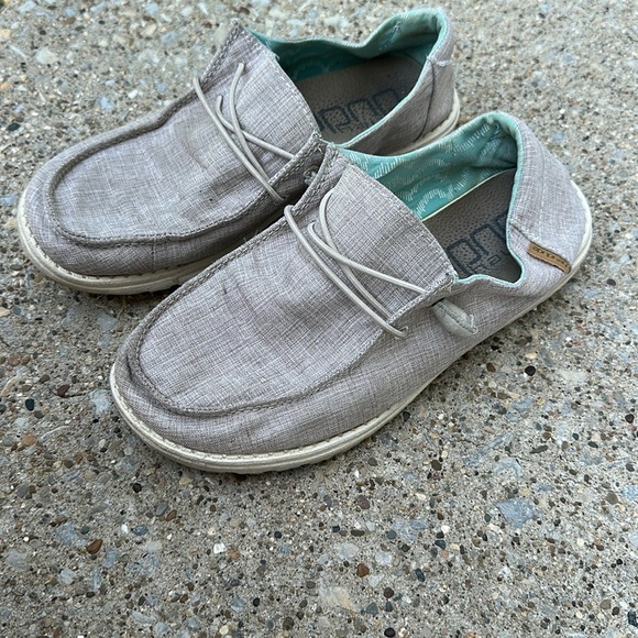 Light grey women’s hey dudes size 8 - Picture 3 of 5